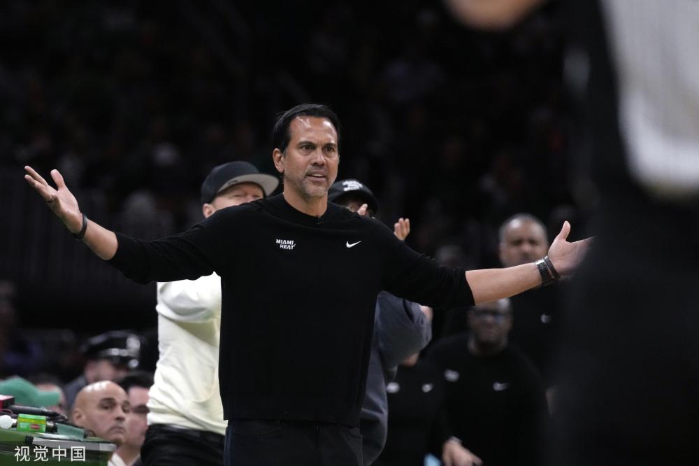 他在多拍回 他在多拍回