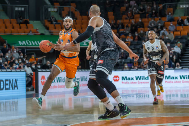 的双重考验 的双重考验